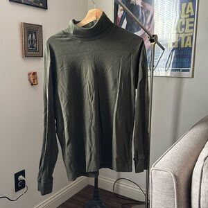 Uniqlo Green Turtleneck Medium